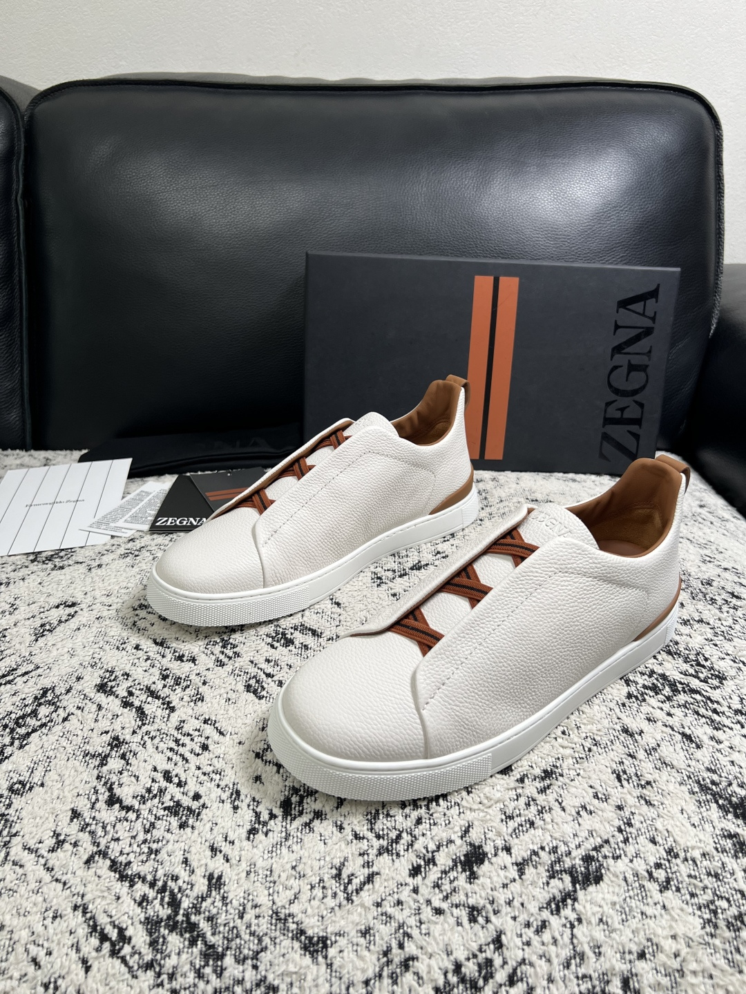 Zegna  高品质  顶级工艺品  杰尼亚  专柜新款原厂配置，意大利进口牛皮面料，进口牛里垫，透气舒适，鞋底：原厂特