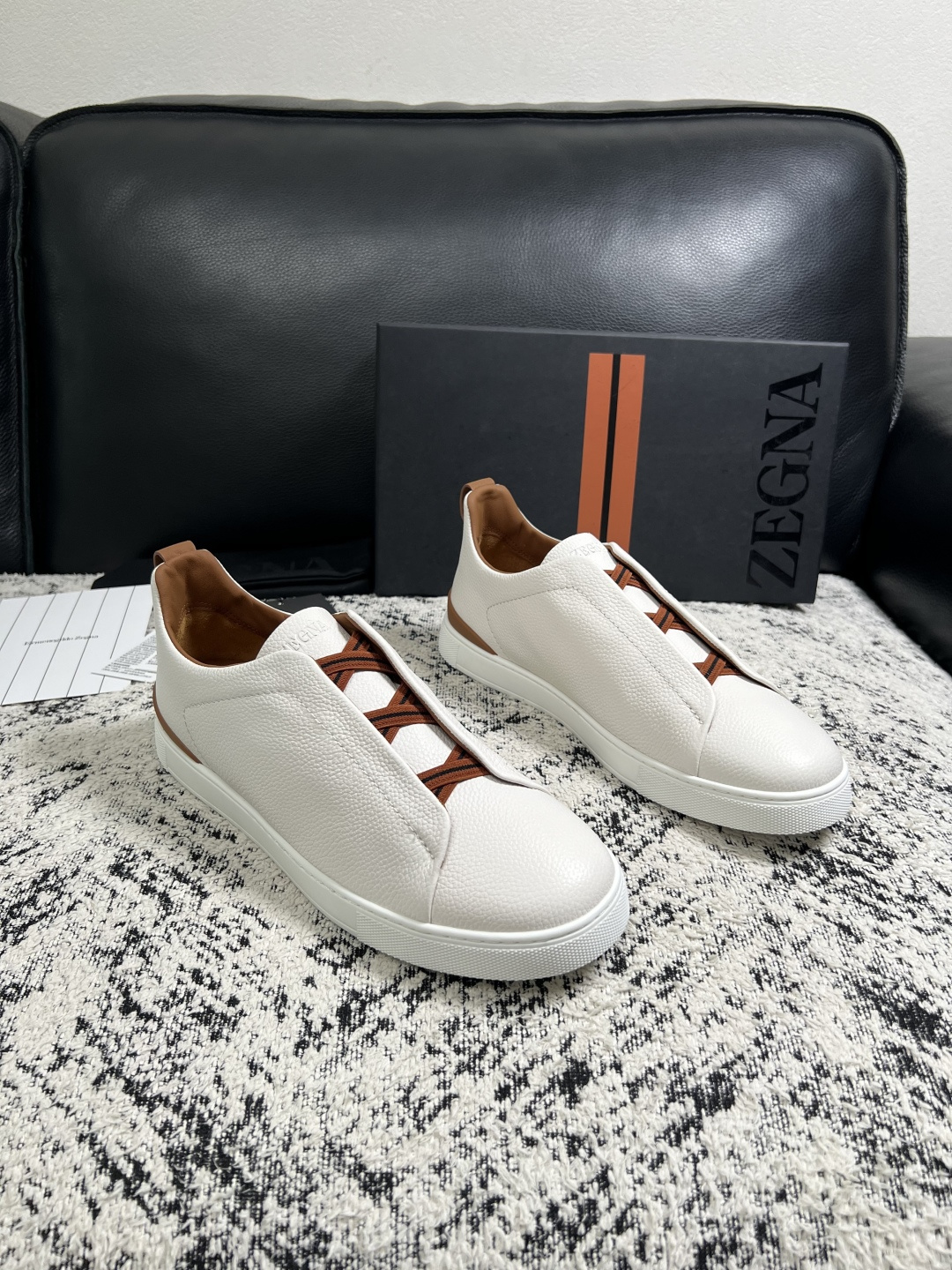 Zegna  高品质  顶级工艺品  杰尼亚  专柜新款原厂配置，意大利进口牛皮面料，进口牛里垫，透气舒适，鞋底：原厂特