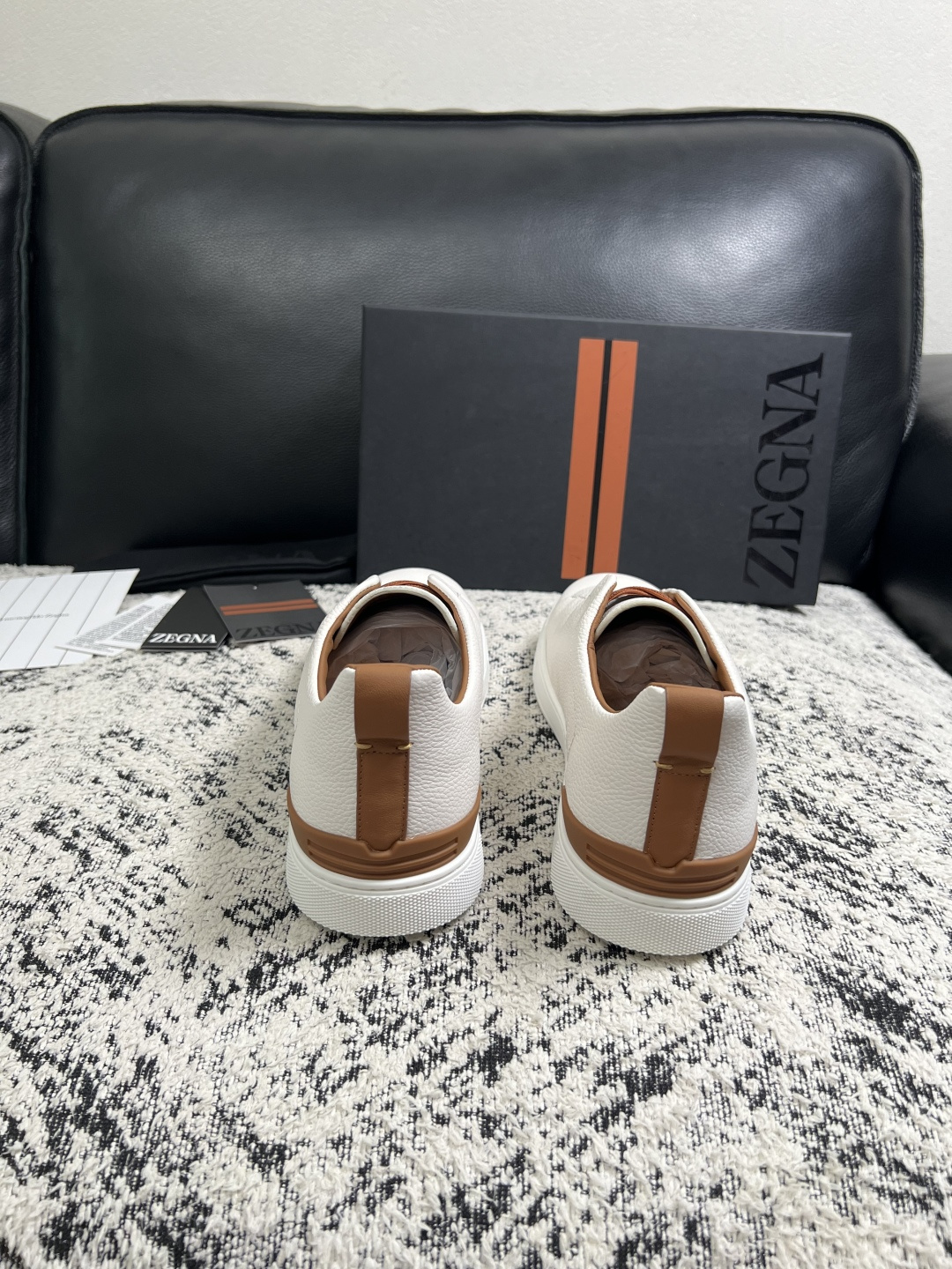 Zegna  高品质  顶级工艺品  杰尼亚  专柜新款原厂配置，意大利进口牛皮面料，进口牛里垫，透气舒适，鞋底：原厂特