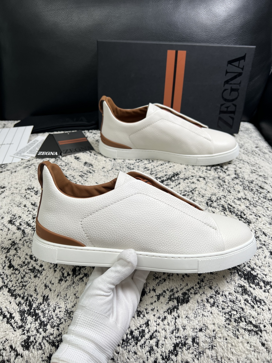 Zegna  高品质  顶级工艺品  杰尼亚  专柜新款原厂配置，意大利进口牛皮面料，进口牛里垫，透气舒适，鞋底：原厂特