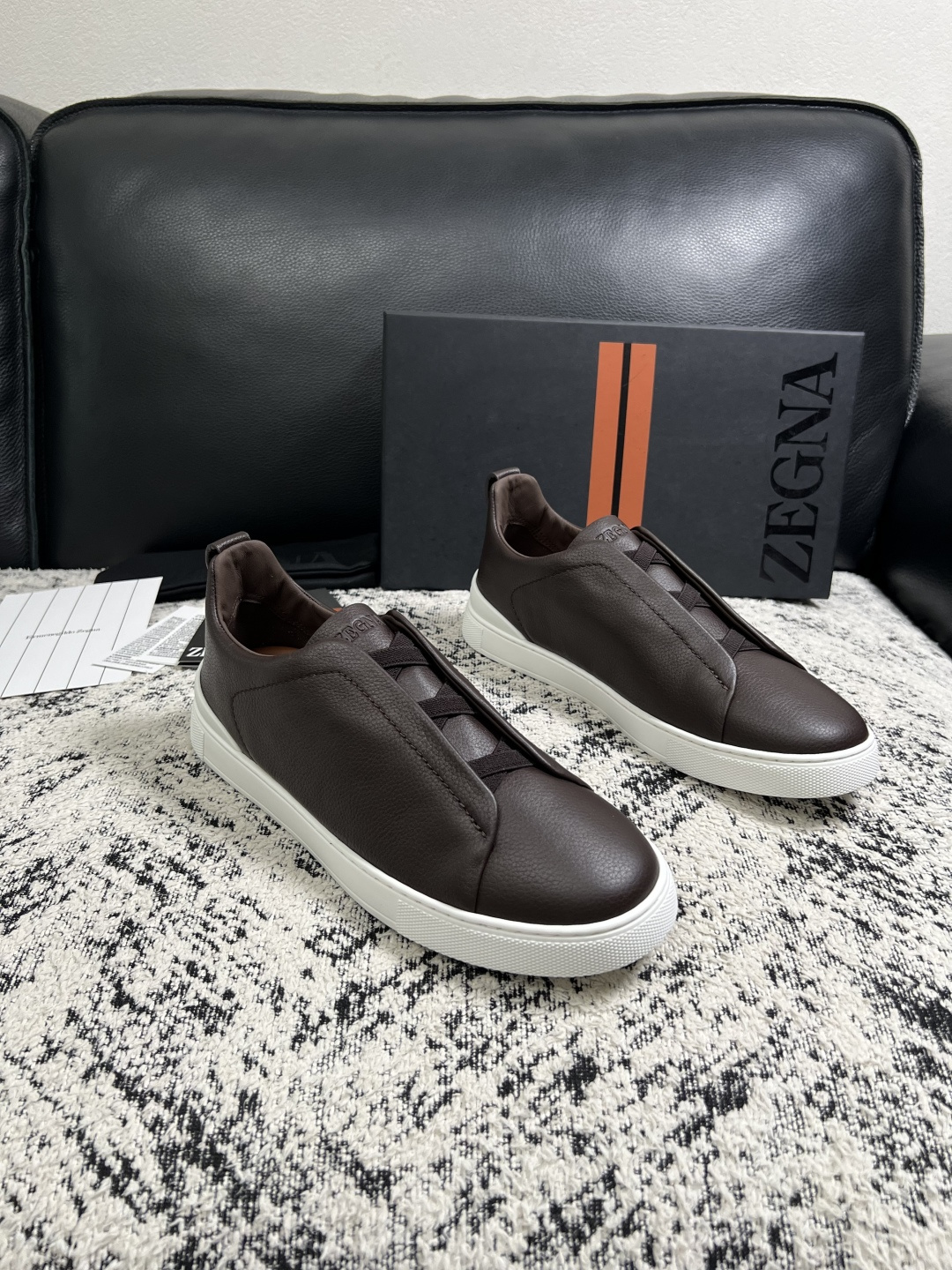Zegna  高品质  顶级工艺品  杰尼亚  专柜新款原厂配置，意大利进口牛皮面料，进口牛里垫，透气舒适，鞋底：原厂特