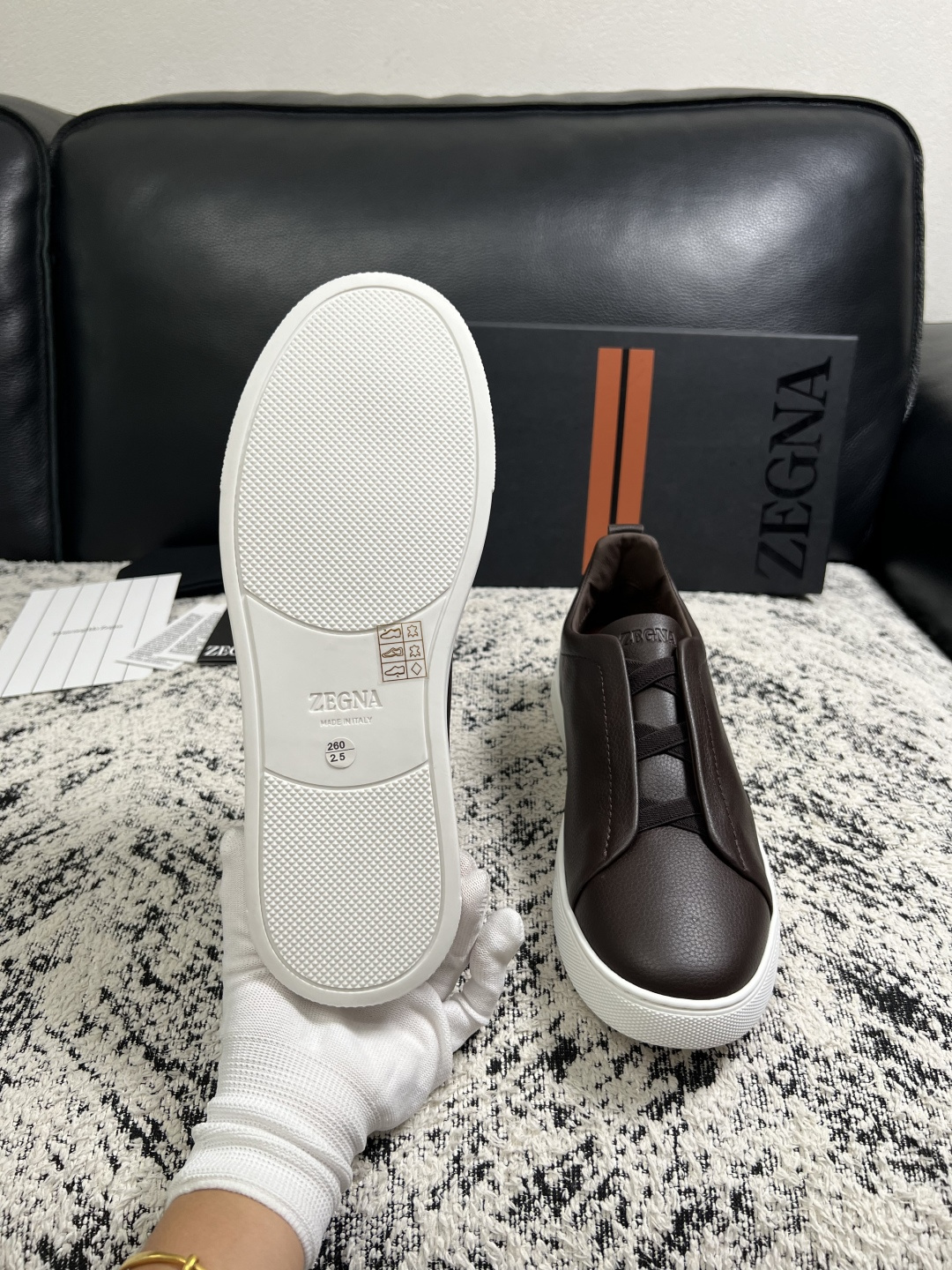 Zegna  高品质  顶级工艺品  杰尼亚  专柜新款原厂配置，意大利进口牛皮面料，进口牛里垫，透气舒适，鞋底：原厂特