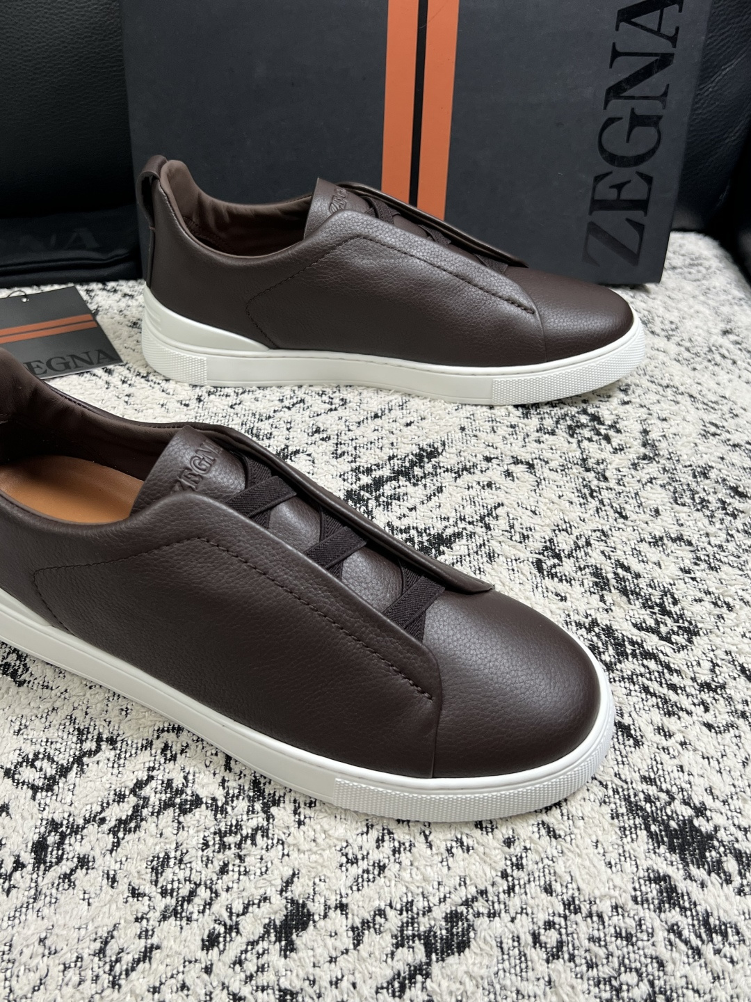 Zegna  高品质  顶级工艺品  杰尼亚  专柜新款原厂配置，意大利进口牛皮面料，进口牛里垫，透气舒适，鞋底：原厂特