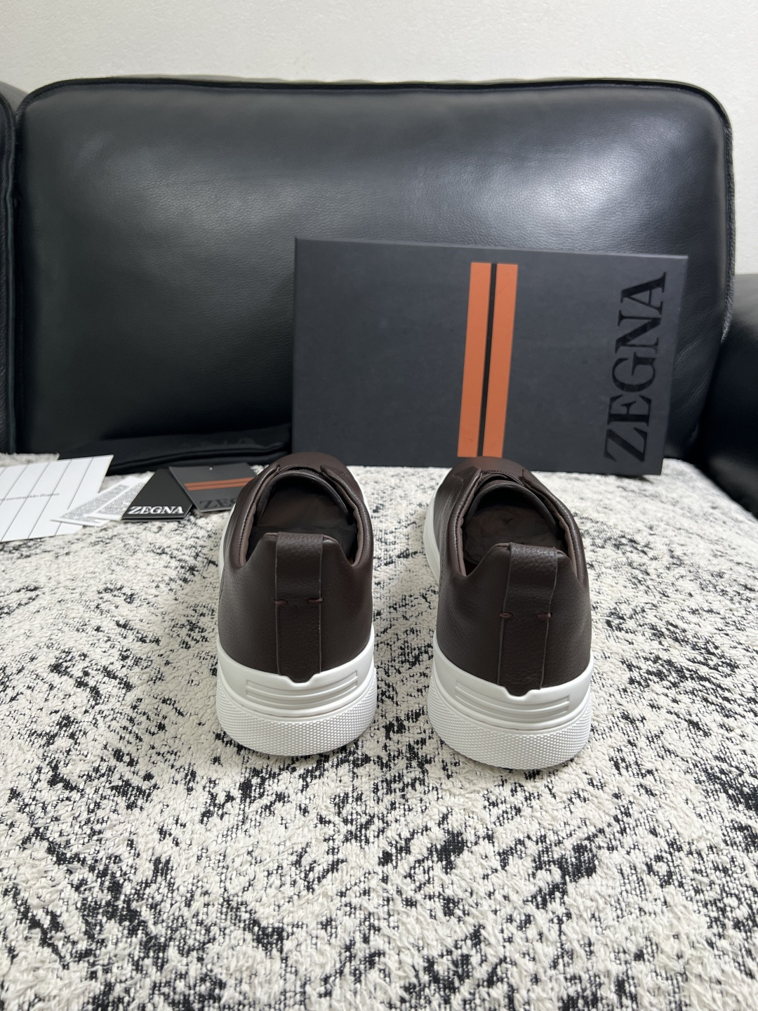 Zegna  高品质  顶级工艺品  杰尼亚  专柜新款原厂配置，意大利进口牛皮面料，进口牛里垫，透气舒适，鞋底：原厂特
