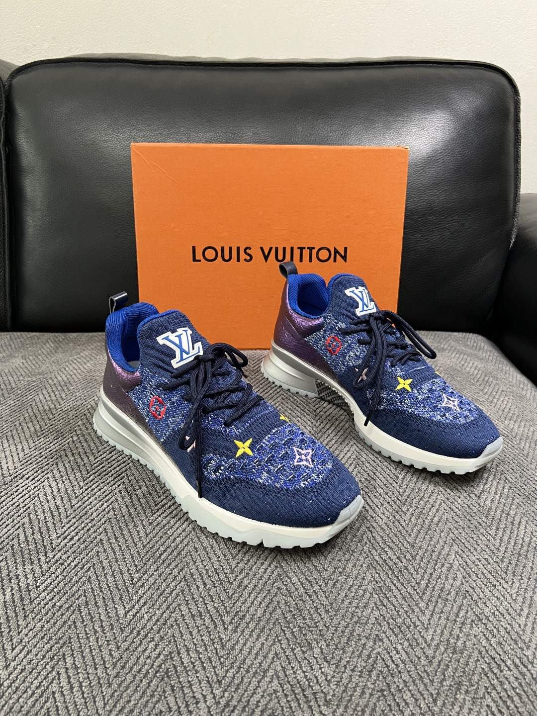 Lv 高品质 顶级工艺品 路易威登,运动板鞋专柜同步,鞋面意大利进口飞织面料,高品质拼接缤纷色彩复杂工艺品,进口牛 Lv 高品质 顶级工艺品 路易威登,运动板鞋专柜同步,鞋面意大利进口飞织面料,高品质拼接缤纷色彩复杂工艺品,进口牛