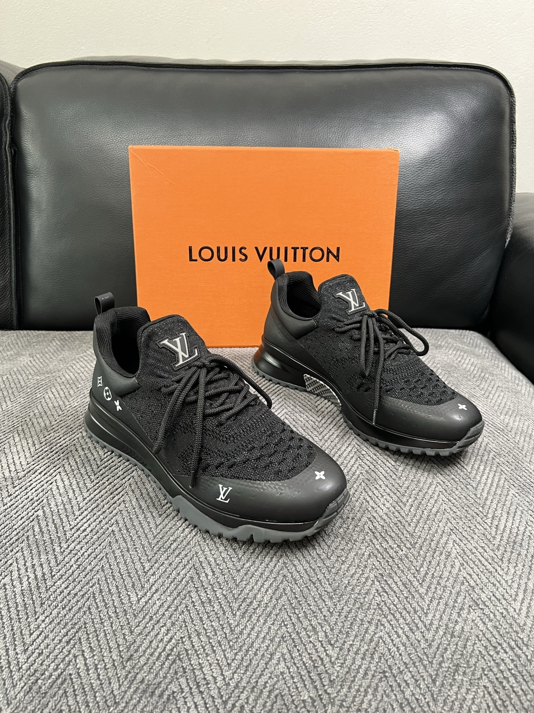 Lv 高品质 顶级工艺品 路易威登,运动板鞋专柜同步,鞋面意大利进口飞织面料,高品质拼接缤纷色彩复杂工艺品,进口牛 Lv 高品质 顶级工艺品 路易威登,运动板鞋专柜同步,鞋面意大利进口飞织面料,高品质拼接缤纷色彩复杂工艺品,进口牛