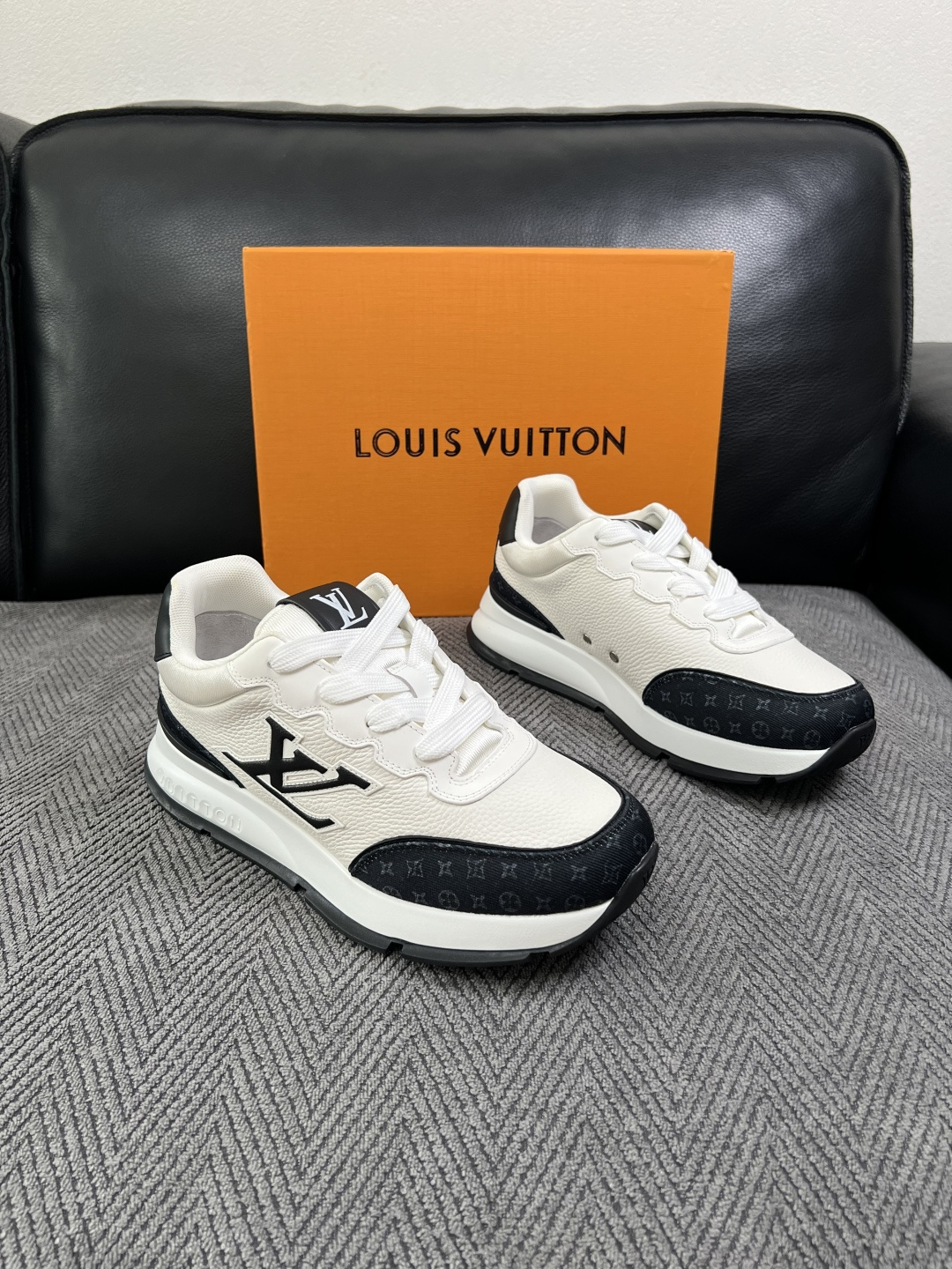 Lv 高品质 顶级工艺品 路易威登,运动板鞋专柜同步,鞋面意大利进口,高品质拼接缤纷色彩复杂工艺品,进口牛里垫柔软 Lv 高品质 顶级工艺品 路易威登,运动板鞋专柜同步,鞋面意大利进口,高品质拼接缤纷色彩复杂工艺品,进口牛里垫柔软