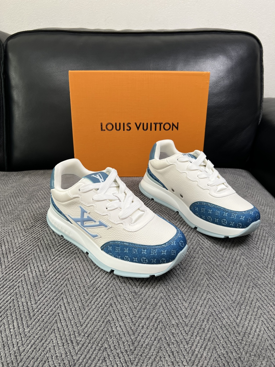 Lv 高品质 顶级工艺品 路易威登,运动板鞋专柜同步,鞋面意大利进口,高品质拼接缤纷色彩复杂工艺品,进口牛里垫柔软 Lv 高品质 顶级工艺品 路易威登,运动板鞋专柜同步,鞋面意大利进口,高品质拼接缤纷色彩复杂工艺品,进口牛里垫柔软
