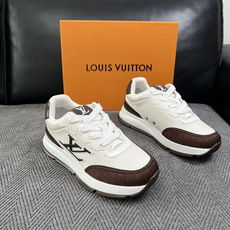 Lv 高品质 顶级工艺品 路易威登,运动板鞋专柜同步,鞋面意大利进口,高品质拼接缤纷色彩复杂工艺品,进口牛里垫柔软 Lv 高品质 顶级工艺品 路易威登,运动板鞋专柜同步,鞋面意大利进口,高品质拼接缤纷色彩复杂工艺品,进口牛里垫柔软