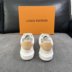 Lv 高品质 顶级工艺品 路易威登,运动板鞋专柜同步,鞋面意大利进口,高品质拼接缤纷色彩复杂工艺品,进口牛里垫柔软 Lv 高品质 顶级工艺品 路易威登,运动板鞋专柜同步,鞋面意大利进口,高品质拼接缤纷色彩复杂工艺品,进口牛里垫柔软