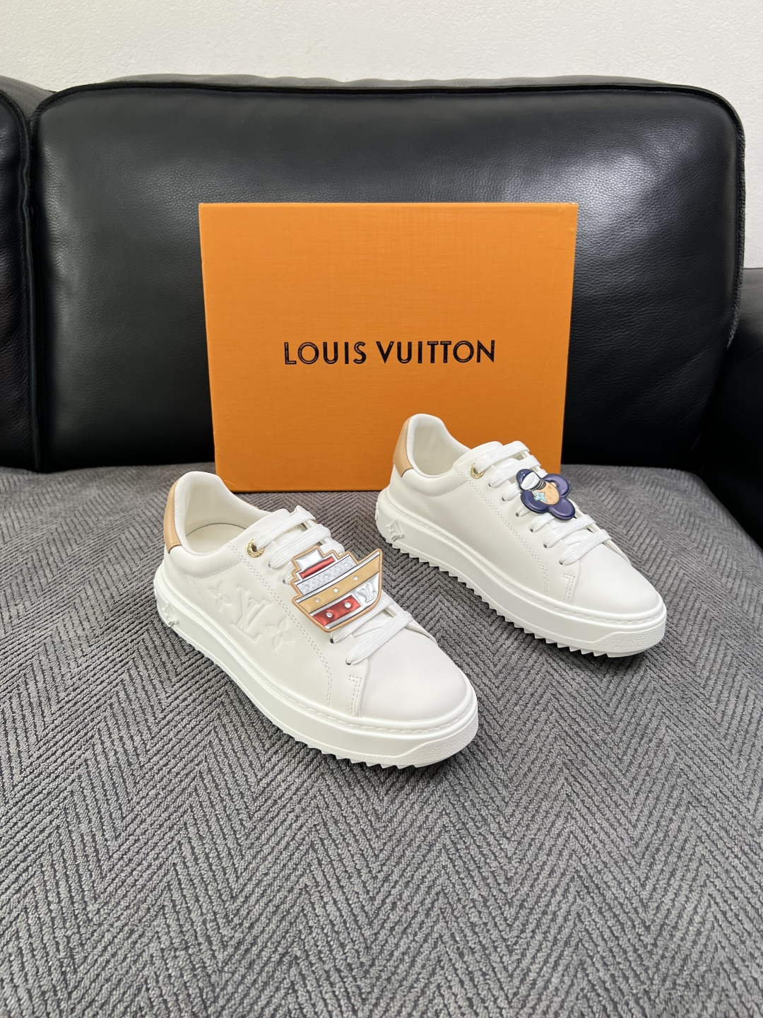 Lv 高品质 顶级工艺品 路易威登,运动板鞋专柜同步,鞋面意大利进口,高品质拼接缤纷色彩复杂工艺品,进口牛里垫柔软 Lv 高品质 顶级工艺品 路易威登,运动板鞋专柜同步,鞋面意大利进口,高品质拼接缤纷色彩复杂工艺品,进口牛里垫柔软