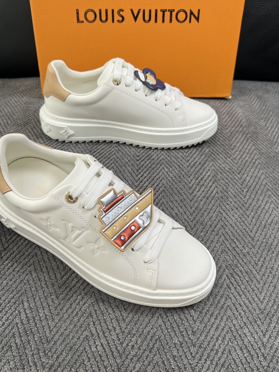 Lv 高品质 顶级工艺品 路易威登,运动板鞋专柜同步,鞋面意大利进口,高品质拼接缤纷色彩复杂工艺品,进口牛里垫柔软 Lv 高品质 顶级工艺品 路易威登,运动板鞋专柜同步,鞋面意大利进口,高品质拼接缤纷色彩复杂工艺品,进口牛里垫柔软