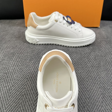 Lv 高品质 顶级工艺品 路易威登,运动板鞋专柜同步,鞋面意大利进口,高品质拼接缤纷色彩复杂工艺品,进口牛里垫柔软 Lv 高品质 顶级工艺品 路易威登,运动板鞋专柜同步,鞋面意大利进口,高品质拼接缤纷色彩复杂工艺品,进口牛里垫柔软