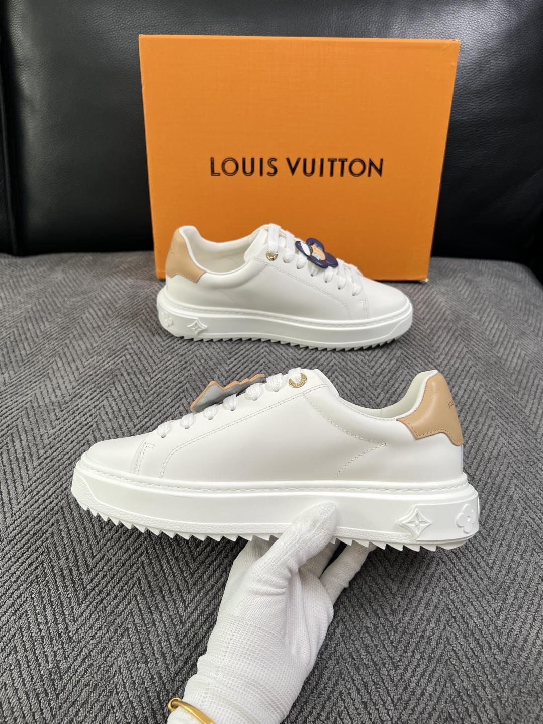 Lv 高品质 顶级工艺品 路易威登,运动板鞋专柜同步,鞋面意大利进口,高品质拼接缤纷色彩复杂工艺品,进口牛里垫柔软 Lv 高品质 顶级工艺品 路易威登,运动板鞋专柜同步,鞋面意大利进口,高品质拼接缤纷色彩复杂工艺品,进口牛里垫柔软