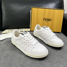 FENDI 高品质 顶级工艺品,芬迪 专柜同步,原厂配置意大利进口牛皮面料,进口牛皮内里垫,透气舒适,鞋底:原厂特 FENDI 高品质 顶级工艺品,芬迪 专柜同步,原厂配置意大利进口牛皮面料,进口牛皮内里垫,透气舒适,鞋底:原厂特