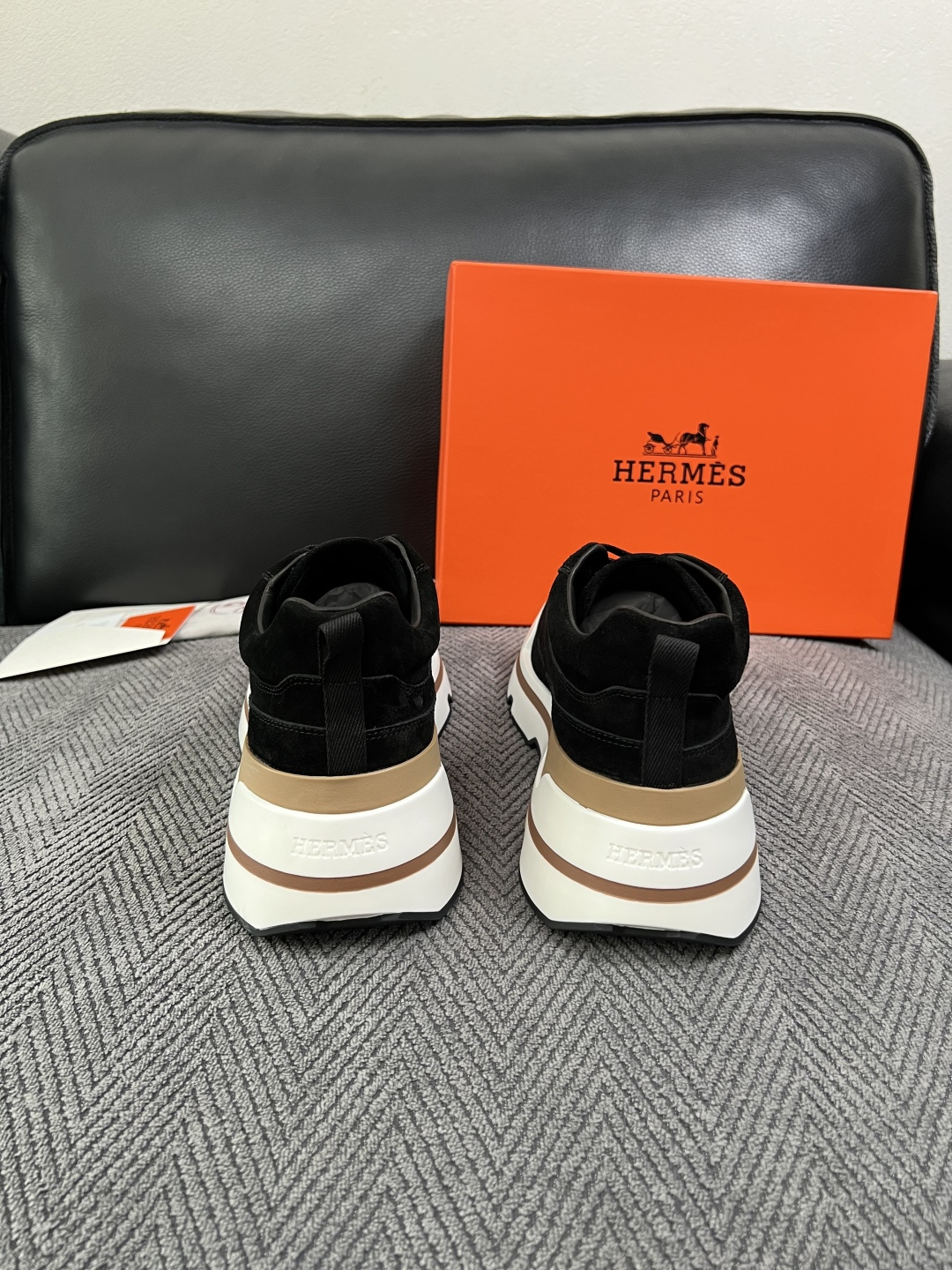 Hermes  高品质  顶级工艺品  爱马仕 专柜同步发售原厂配置，意大利进口原版牛皮面料，高品质拼接工艺，全进口水染