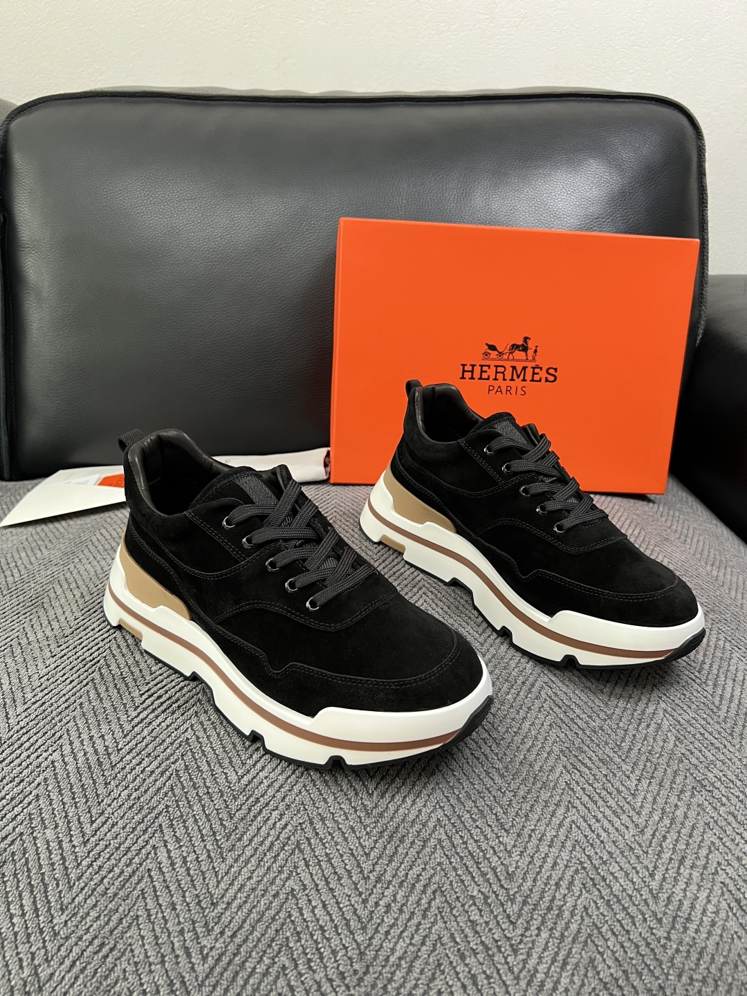 Hermes  高品质  顶级工艺品  爱马仕 专柜同步发售原厂配置，意大利进口原版牛皮面料，高品质拼接工艺，全进口水染