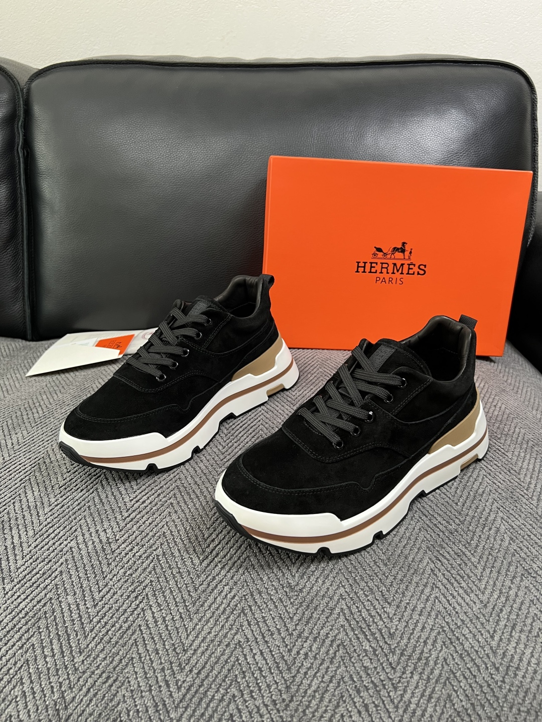 Hermes  高品质  顶级工艺品  爱马仕 专柜同步发售原厂配置，意大利进口原版牛皮面料，高品质拼接工艺，全进口水染