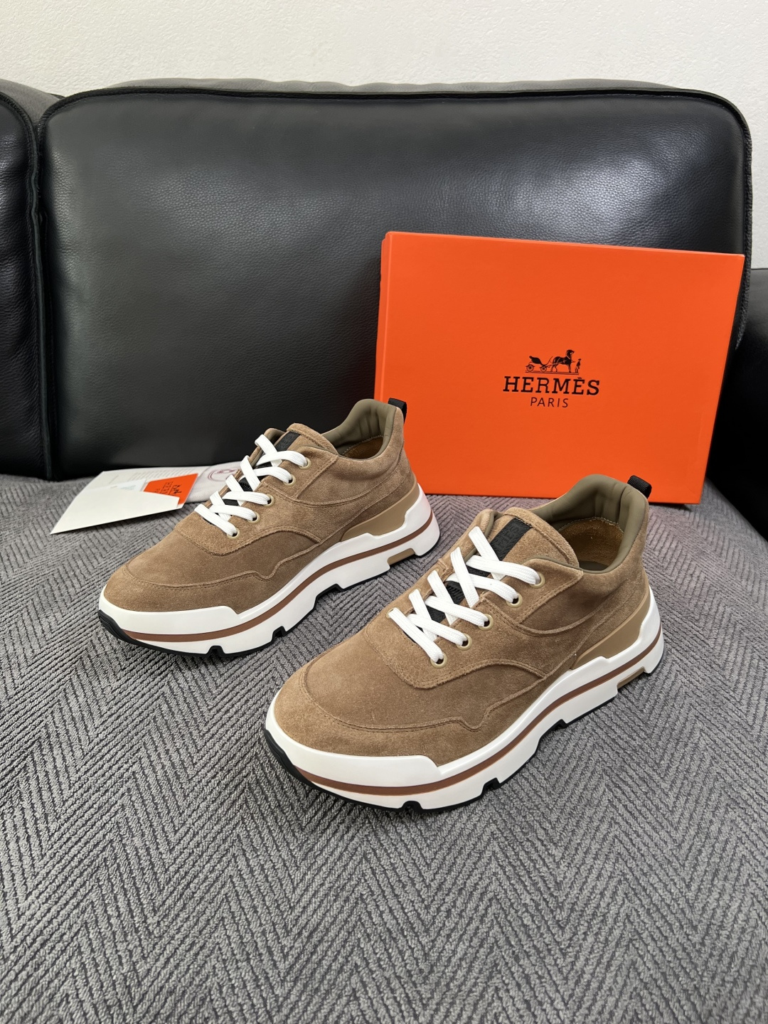 Hermes  高品质  顶级工艺品  爱马仕 专柜同步发售原厂配置，意大利进口原版牛皮面料，高品质拼接工艺，全进口水染
