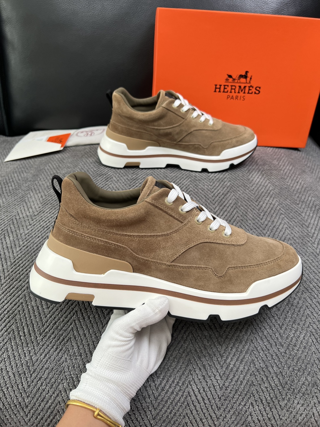 Hermes  高品质  顶级工艺品  爱马仕 专柜同步发售原厂配置，意大利进口原版牛皮面料，高品质拼接工艺，全进口水染