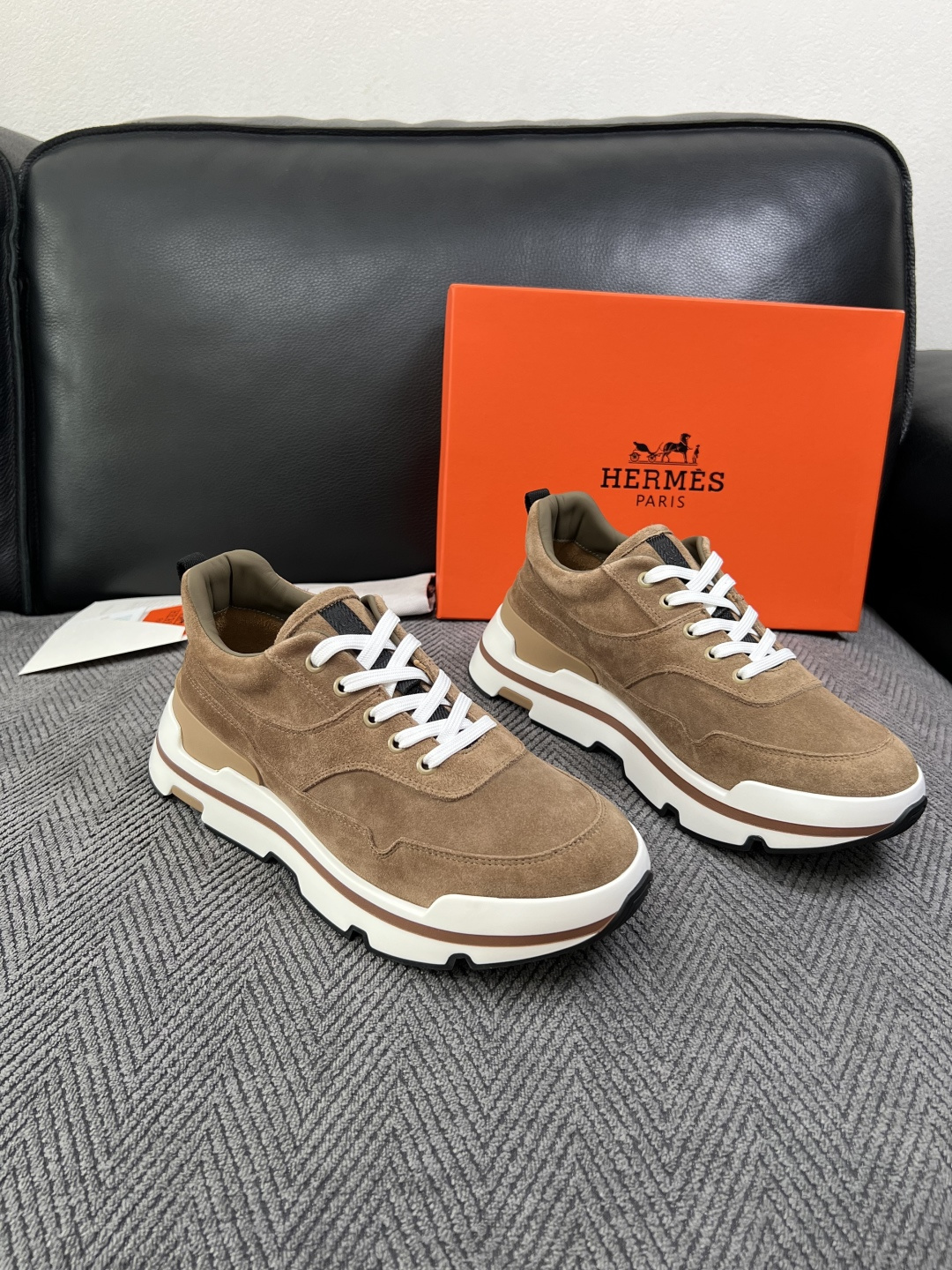 Hermes  高品质  顶级工艺品  爱马仕 专柜同步发售原厂配置，意大利进口原版牛皮面料，高品质拼接工艺，全进口水染