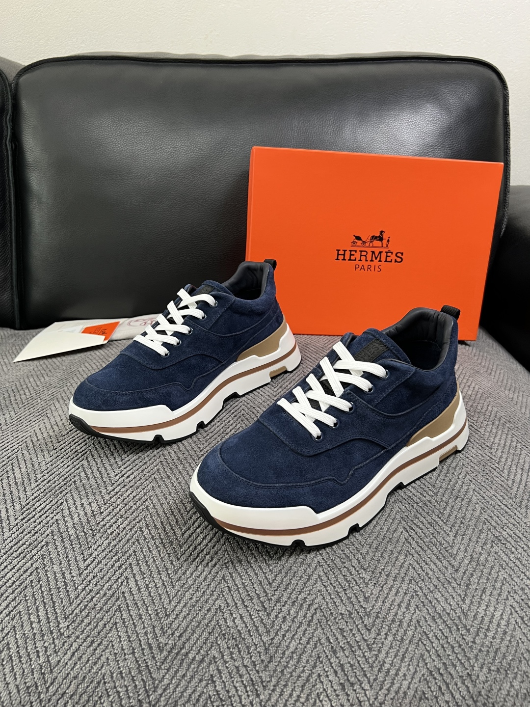 Hermes  高品质  顶级工艺品  爱马仕 专柜同步发售原厂配置，意大利进口原版牛皮面料，高品质拼接工艺，全进口水染