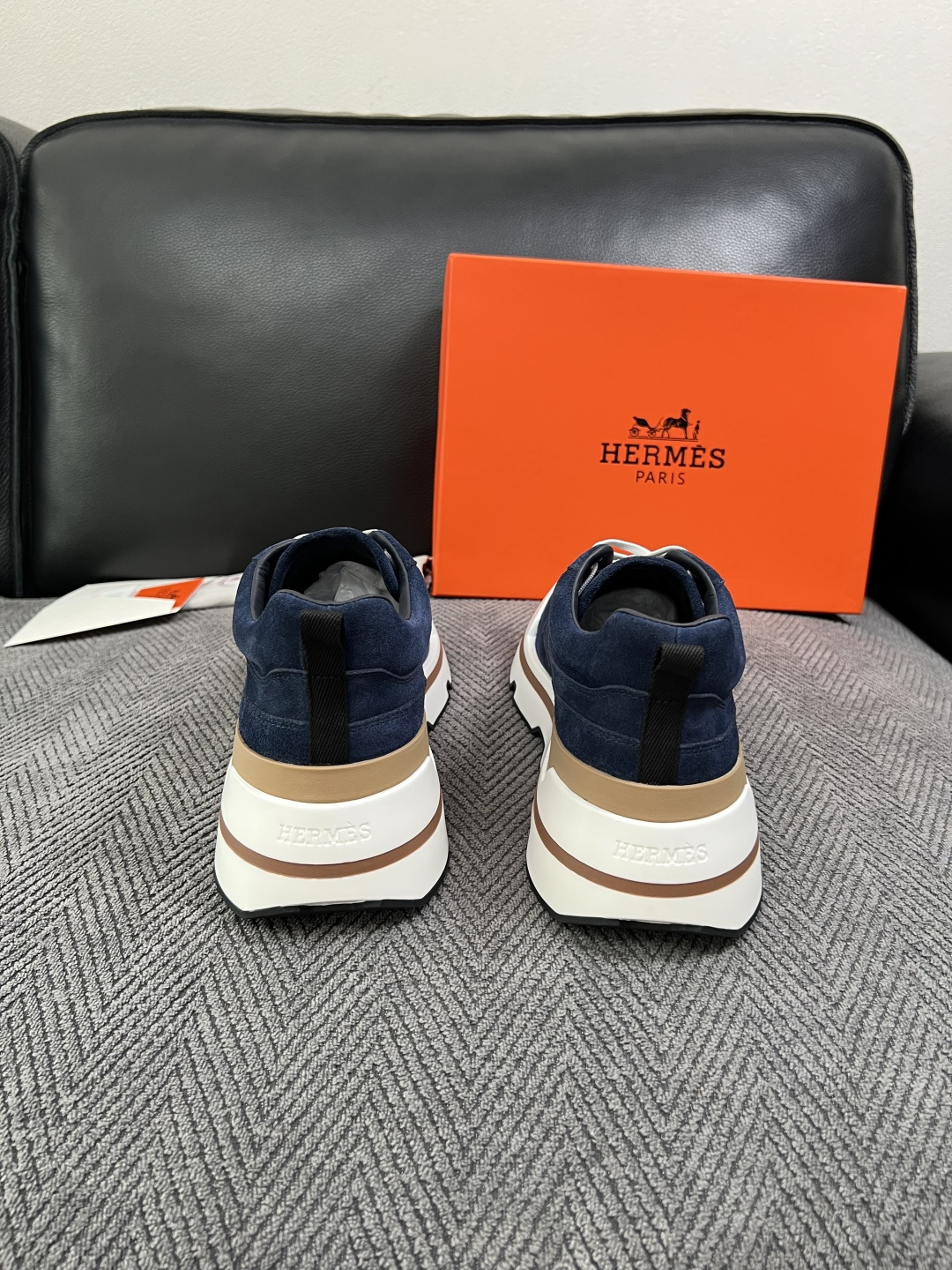 Hermes  高品质  顶级工艺品  爱马仕 专柜同步发售原厂配置，意大利进口原版牛皮面料，高品质拼接工艺，全进口水染