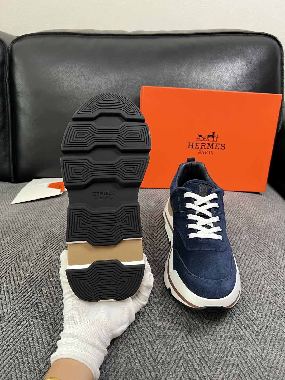 Hermes  高品质  顶级工艺品  爱马仕 专柜同步发售原厂配置，意大利进口原版牛皮面料，高品质拼接工艺，全进口水染