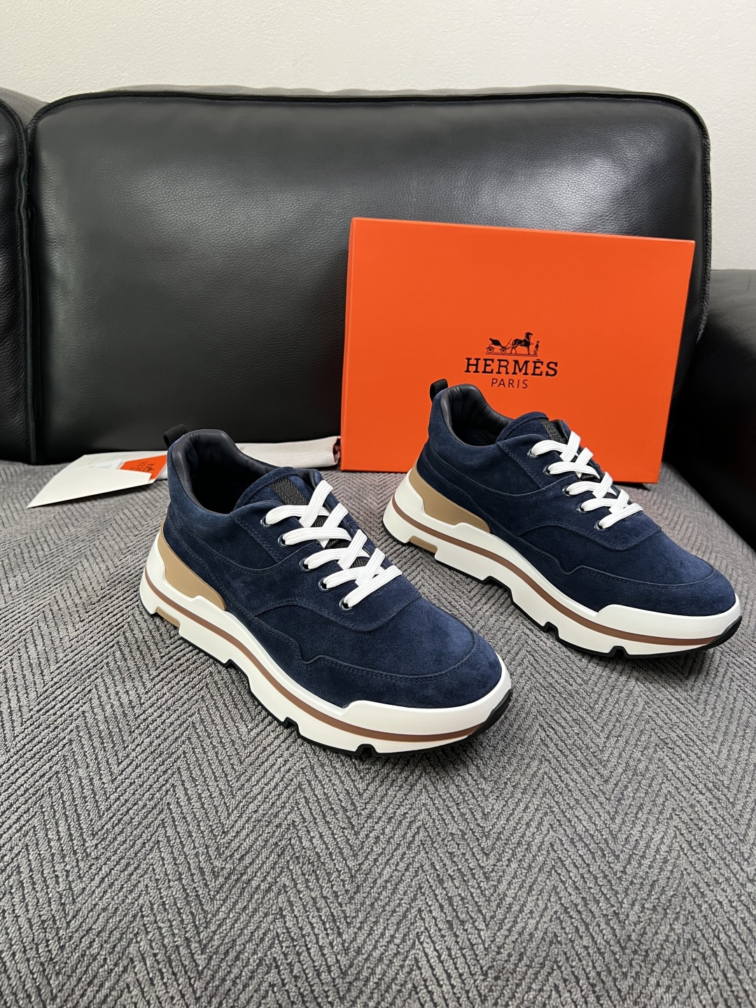 Hermes  高品质  顶级工艺品  爱马仕 专柜同步发售原厂配置，意大利进口原版牛皮面料，高品质拼接工艺，全进口水染