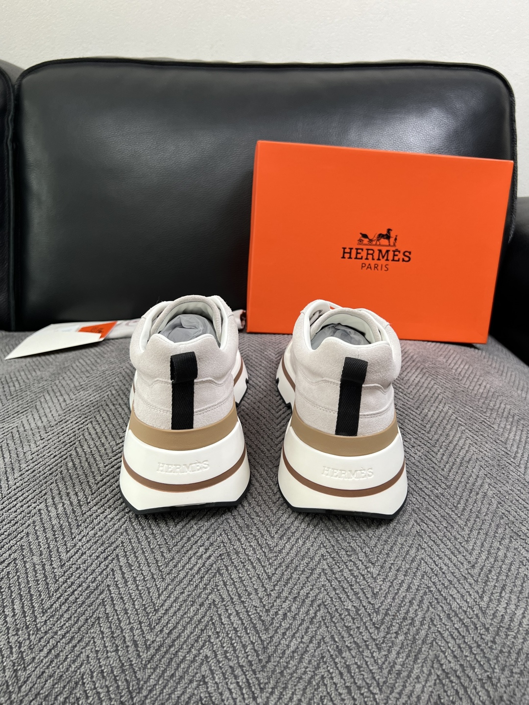 Hermes  高品质  顶级工艺品  爱马仕 专柜同步发售原厂配置，意大利进口原版牛皮面料，高品质拼接工艺，全进口水染