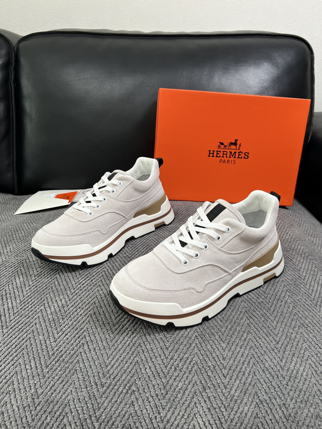 Hermes  高品质  顶级工艺品  爱马仕 专柜同步发售原厂配置，意大利进口原版牛皮面料，高品质拼接工艺，全进口水染