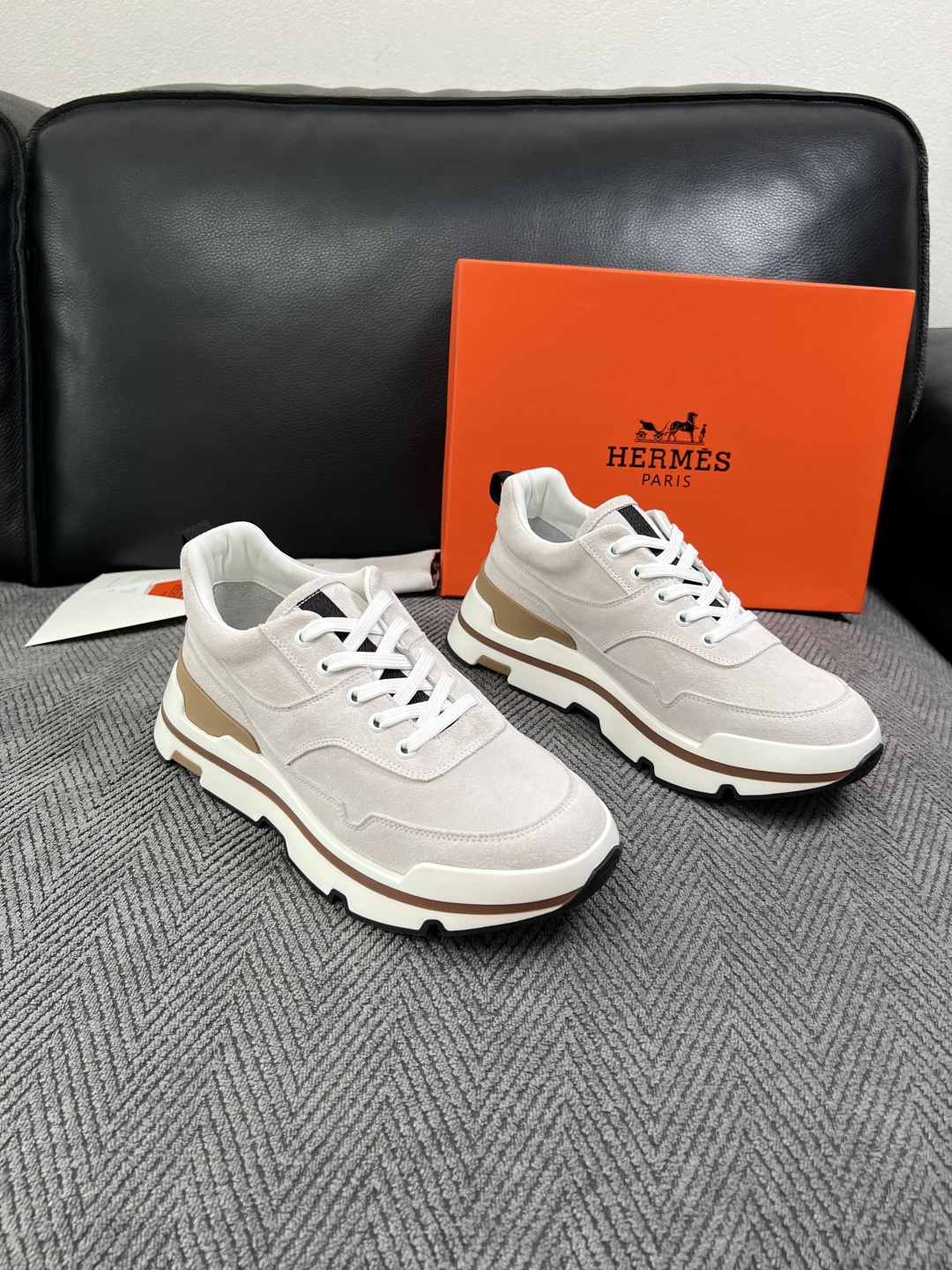 Hermes  高品质  顶级工艺品  爱马仕 专柜同步发售原厂配置，意大利进口原版牛皮面料，高品质拼接工艺，全进口水染
