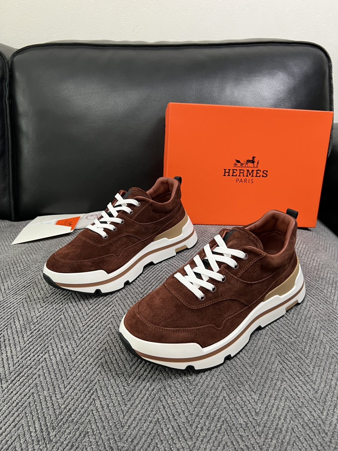 Hermes  高品质  顶级工艺品  爱马仕 专柜同步发售原厂配置，意大利进口原版牛皮面料，高品质拼接工艺，全进口水染