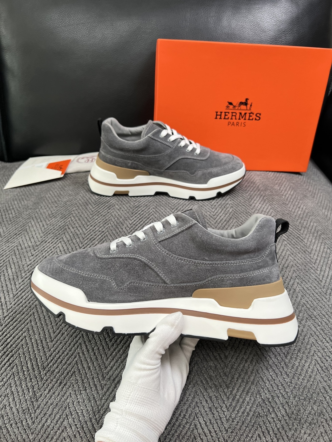 Hermes  高品质  顶级工艺品  爱马仕 专柜同步发售原厂配置，意大利进口原版牛皮面料，高品质拼接工艺，全进口水染