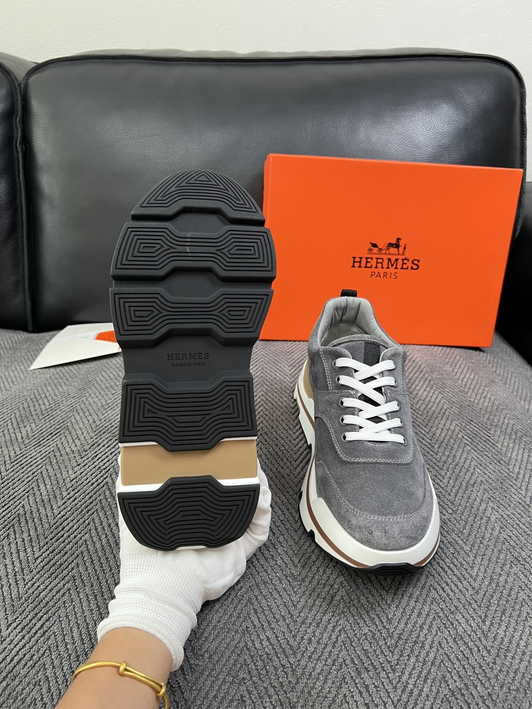 Hermes  高品质  顶级工艺品  爱马仕 专柜同步发售原厂配置，意大利进口原版牛皮面料，高品质拼接工艺，全进口水染
