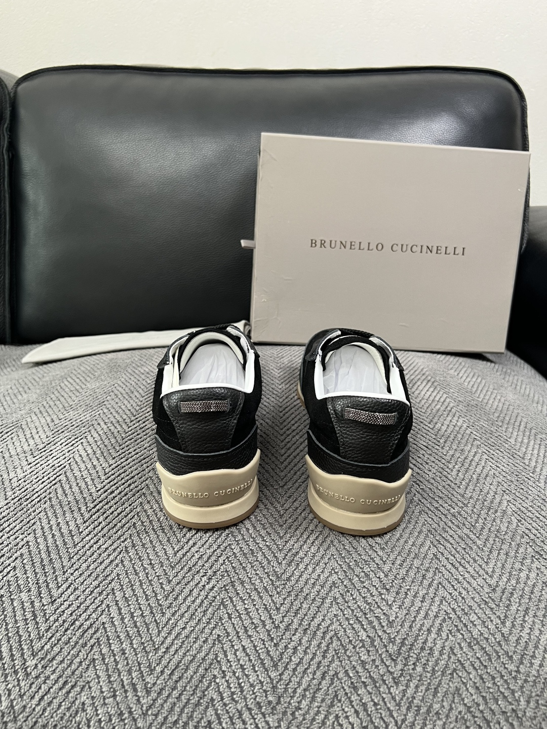 Brunello Cucinelli  高品质 顶级工艺品  BC  专柜同步原厂配置，意大利进口牛皮面料牛内里垫，高品