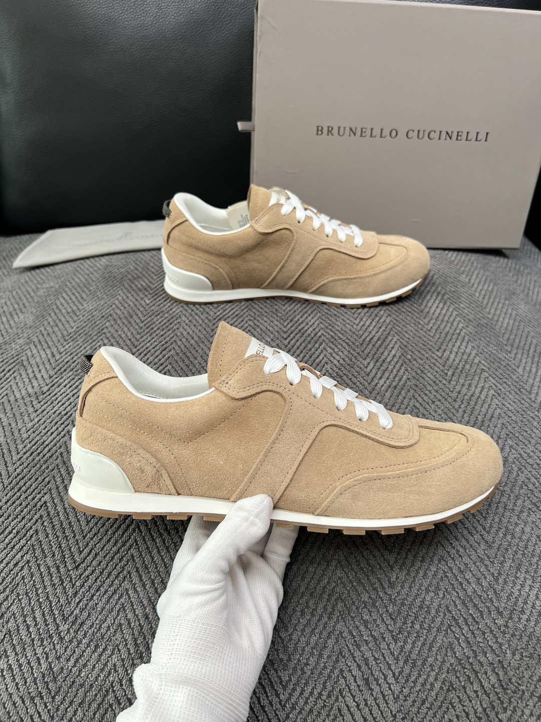 Brunello Cucinelli  高品质 顶级工艺品  BC  专柜同步原厂配置，意大利进口牛皮面料牛内里垫，高品