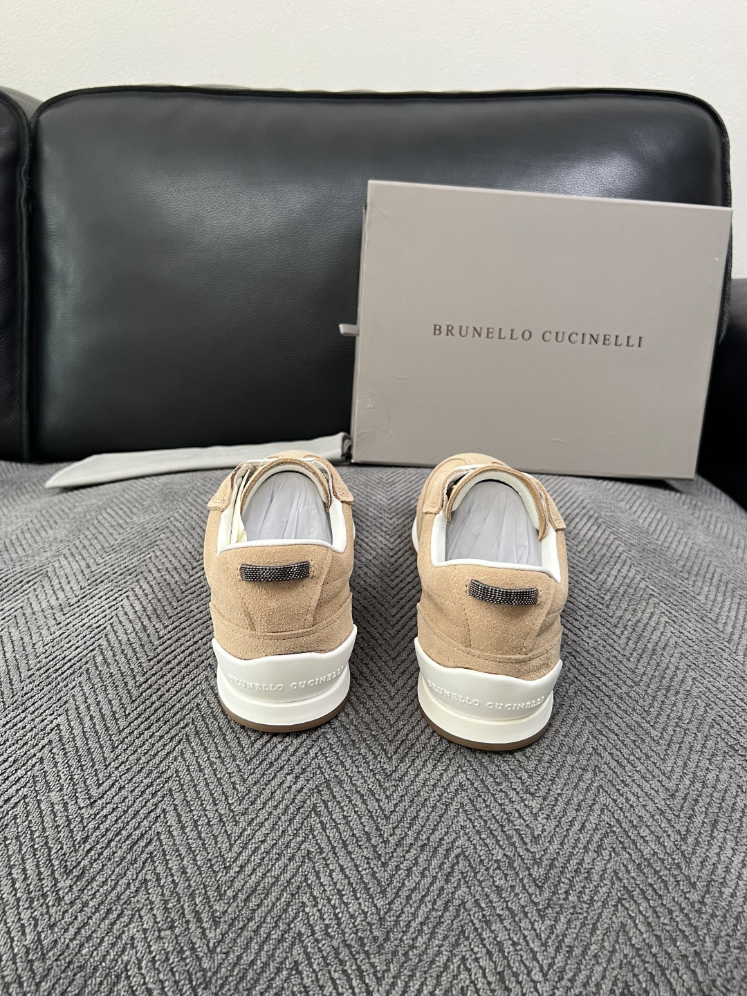 Brunello Cucinelli  高品质 顶级工艺品  BC  专柜同步原厂配置，意大利进口牛皮面料牛内里垫，高品