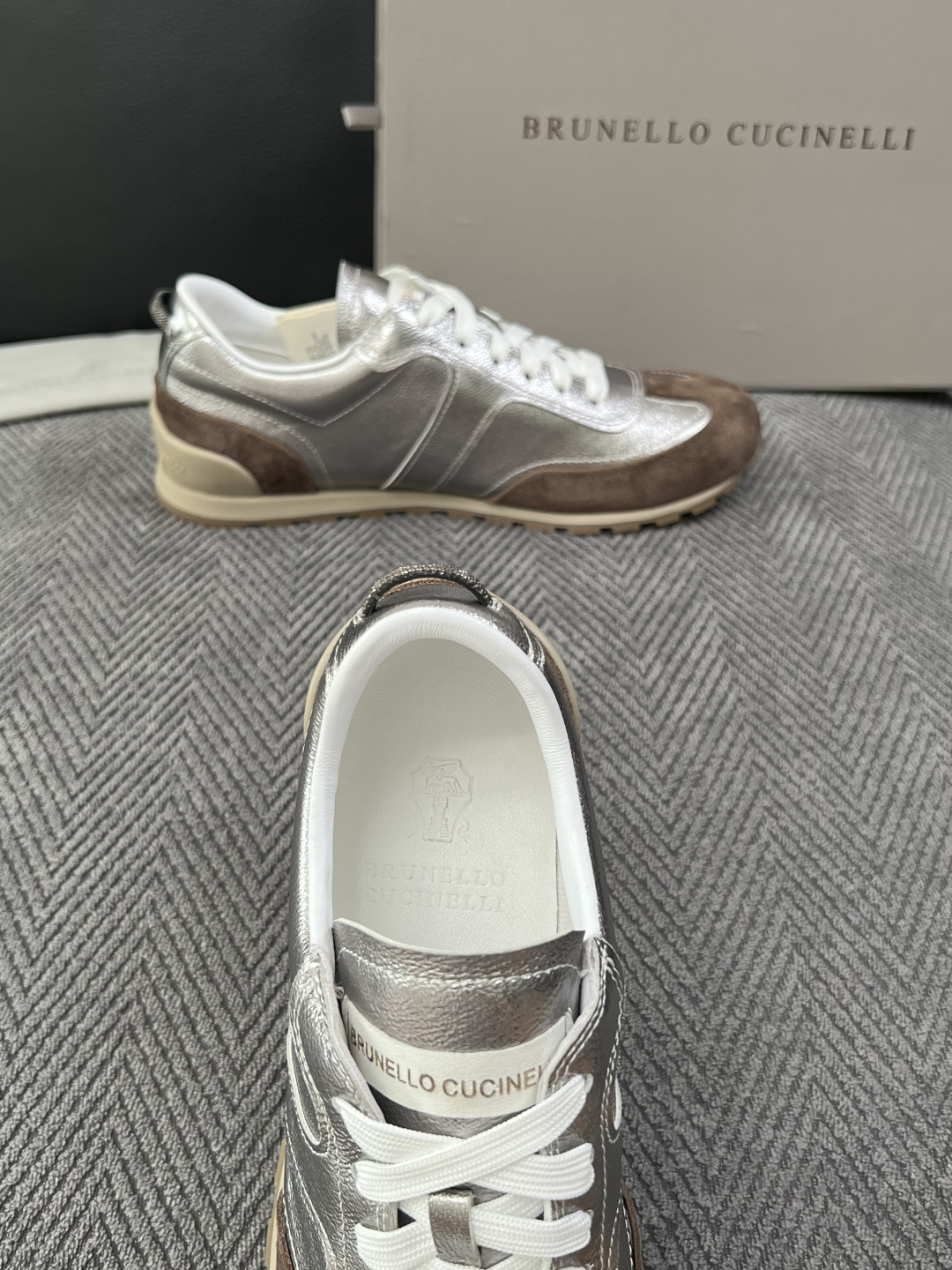 Brunello Cucinelli  高品质 顶级工艺品  BC  专柜同步原厂配置，意大利进口牛皮面料牛内里垫，高品