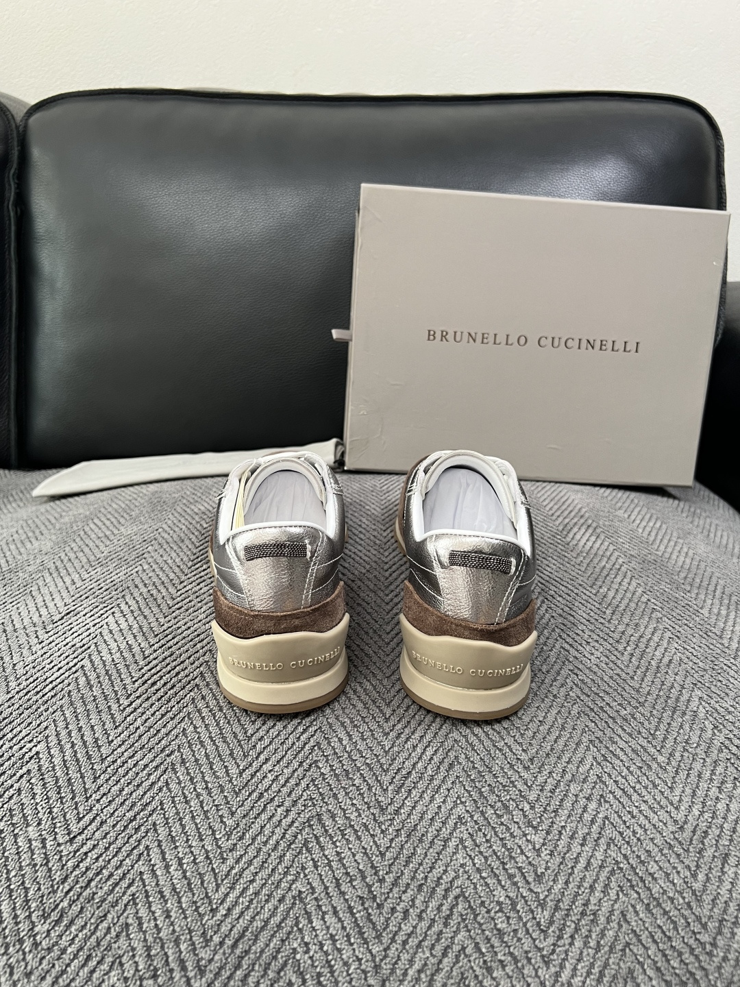 Brunello Cucinelli  高品质 顶级工艺品  BC  专柜同步原厂配置，意大利进口牛皮面料牛内里垫，高品