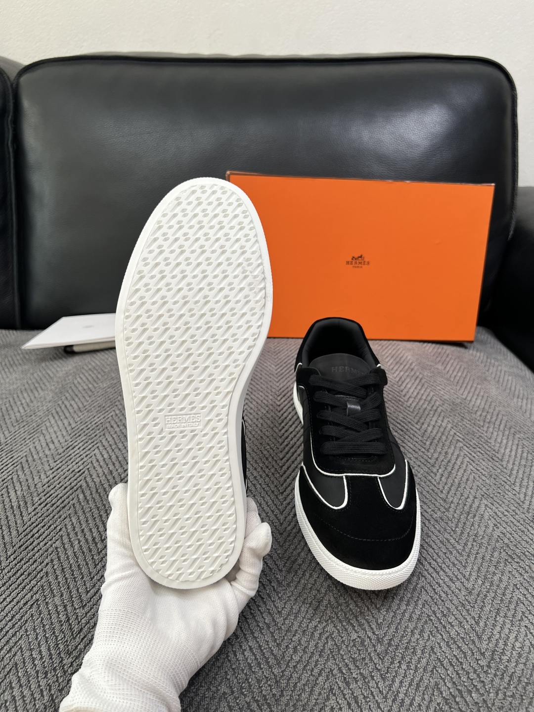 Hermes  高品质  顶级工艺品  爱马仕 专柜同步发售原厂配置，意大利进口原版牛皮面料，高品质拼接工艺，全进口水染