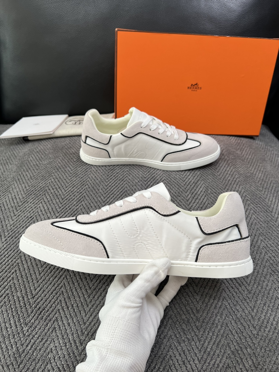 Hermes  高品质  顶级工艺品  爱马仕 专柜同步发售原厂配置，意大利进口原版牛皮面料，高品质拼接工艺，全进口水染