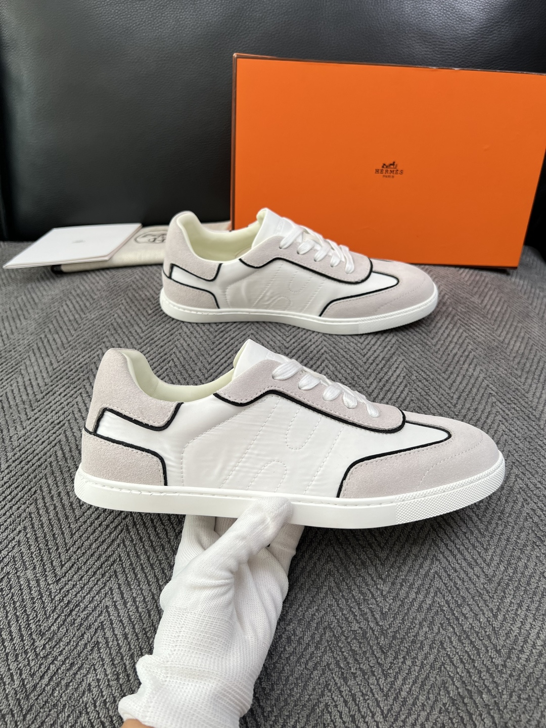 Hermes  高品质  顶级工艺品  爱马仕 专柜同步发售原厂配置，意大利进口原版牛皮面料，高品质拼接工艺，全进口水染