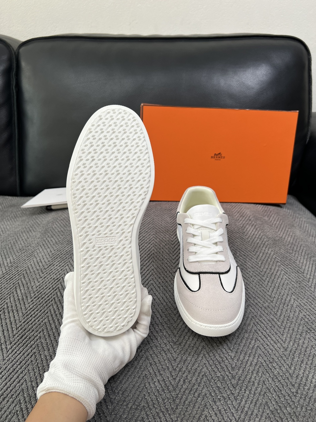 Hermes  高品质  顶级工艺品  爱马仕 专柜同步发售原厂配置，意大利进口原版牛皮面料，高品质拼接工艺，全进口水染