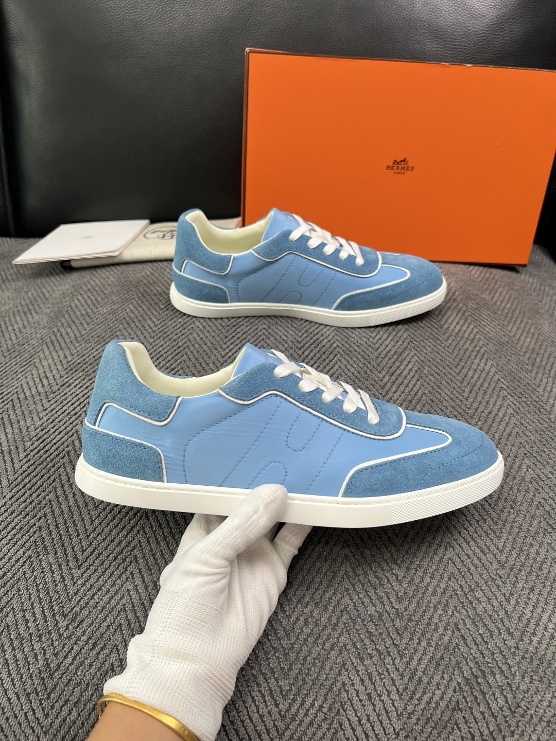 Hermes  高品质  顶级工艺品  爱马仕 专柜同步发售原厂配置，意大利进口原版牛皮面料，高品质拼接工艺，全进口水染