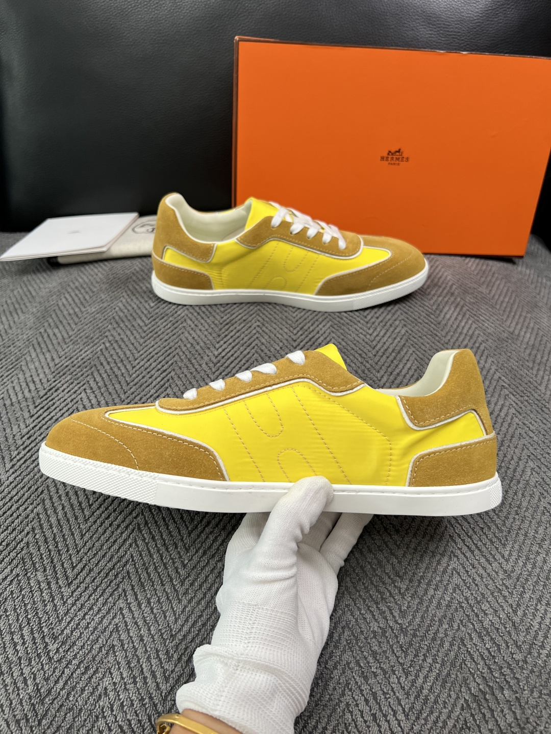 Hermes  高品质  顶级工艺品  爱马仕 专柜同步发售原厂配置，意大利进口原版牛皮面料，高品质拼接工艺，全进口水染