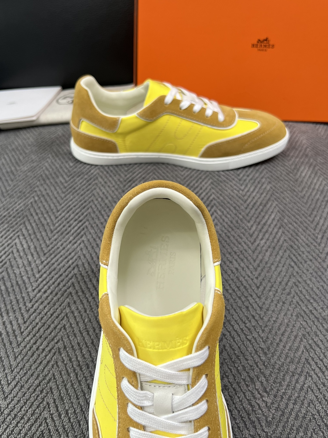 Hermes  高品质  顶级工艺品  爱马仕 专柜同步发售原厂配置，意大利进口原版牛皮面料，高品质拼接工艺，全进口水染