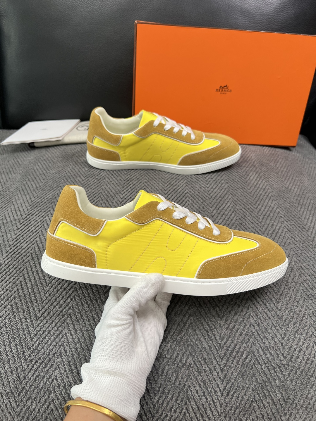 Hermes  高品质  顶级工艺品  爱马仕 专柜同步发售原厂配置，意大利进口原版牛皮面料，高品质拼接工艺，全进口水染