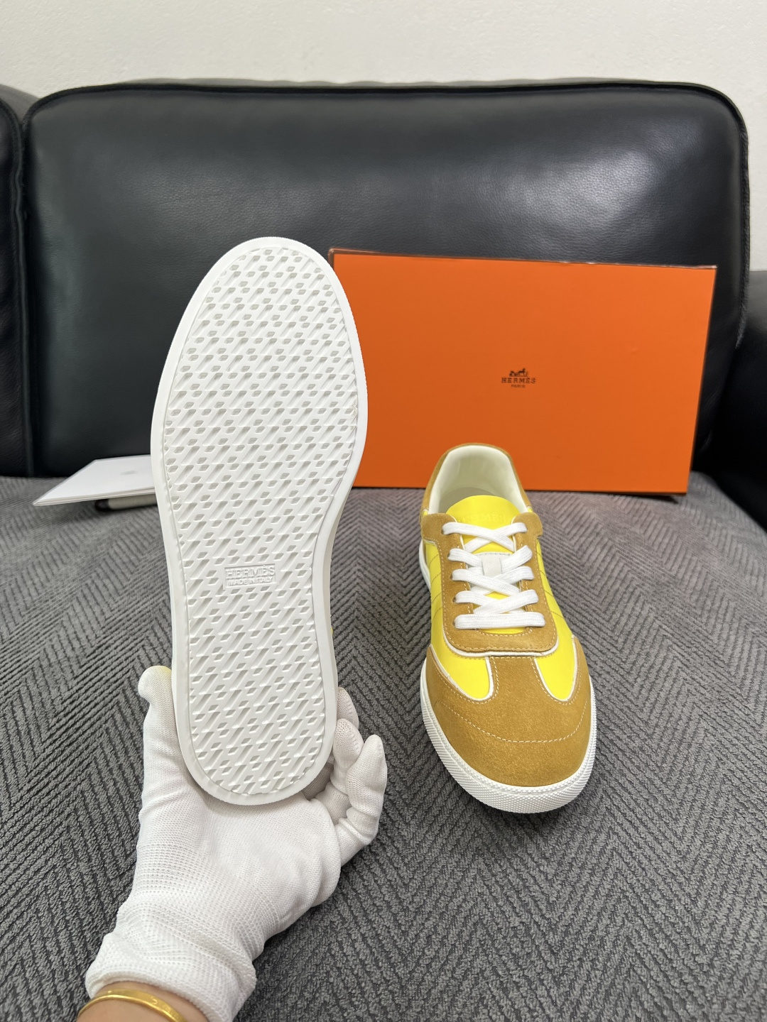 Hermes  高品质  顶级工艺品  爱马仕 专柜同步发售原厂配置，意大利进口原版牛皮面料，高品质拼接工艺，全进口水染