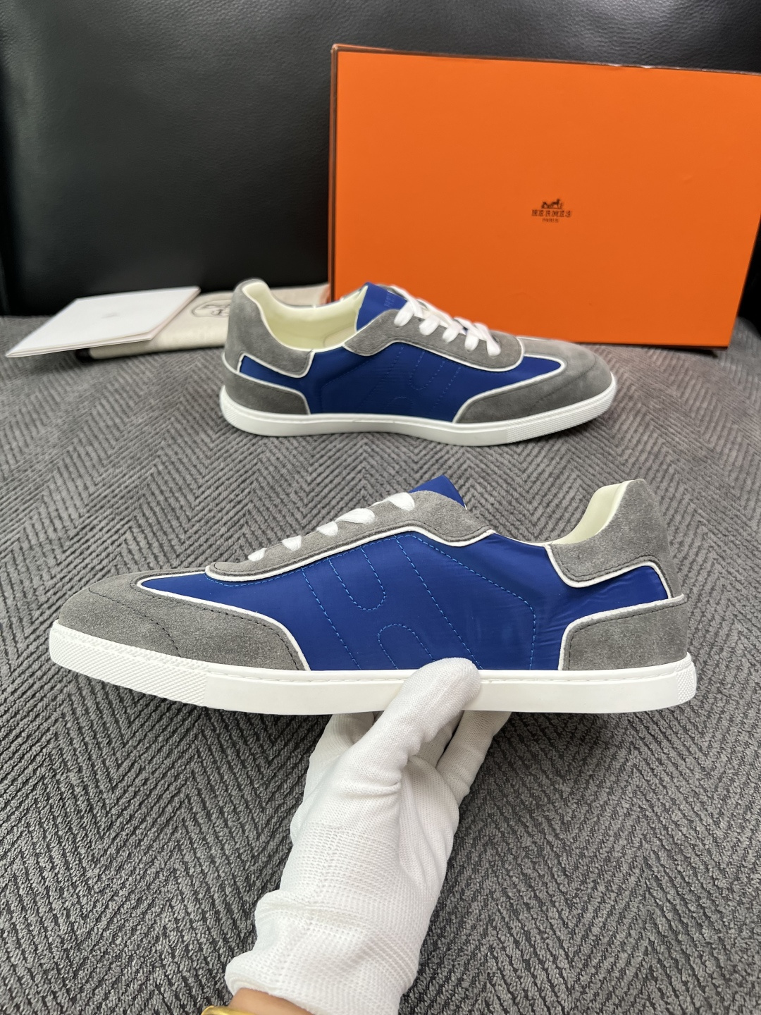 Hermes  高品质  顶级工艺品  爱马仕 专柜同步发售原厂配置，意大利进口原版牛皮面料，高品质拼接工艺，全进口水染